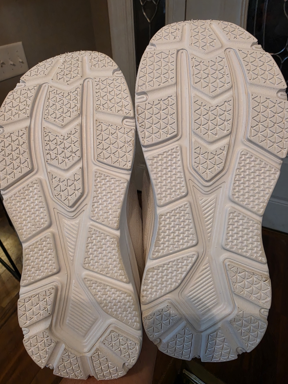 Women's All-White Lightweight Freely Lace-Up Sneakers - Picture 7 of 7